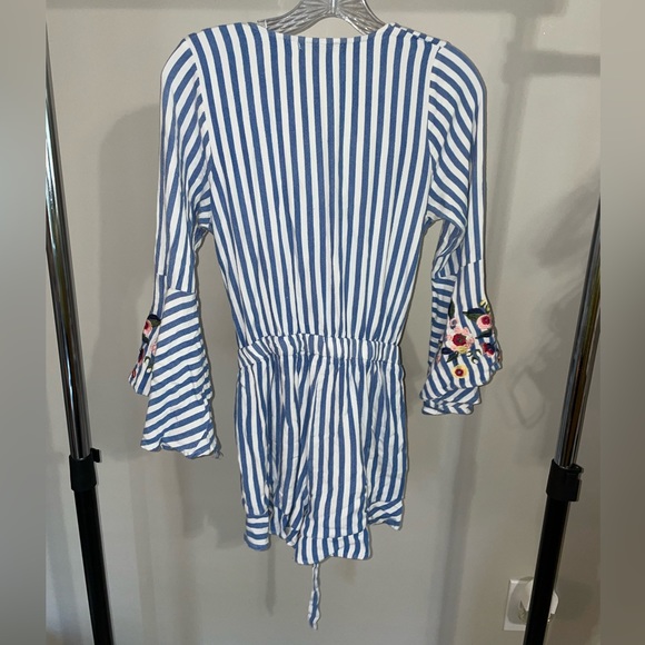 Blue and white Striped Romper with Floral Sleeve - Picture 3 of 3